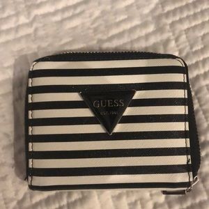 Guess wallet, barely used
